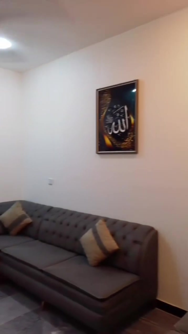 تخم تكمة 6 نفر للبيع  
ماخذي ب850 ويردوا ب500 وبي مجال 

غرفة النوم جديدة صار شهر من اخذوهة  ب650 يردوهة ب550 الف 
المكان شارع فلسطين 

 ***********
