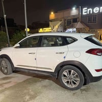 توسان ٢٠١٨ كفالة عامة السيارة جديدة  تايراتها الخلفية مال شركة بعدهن م...