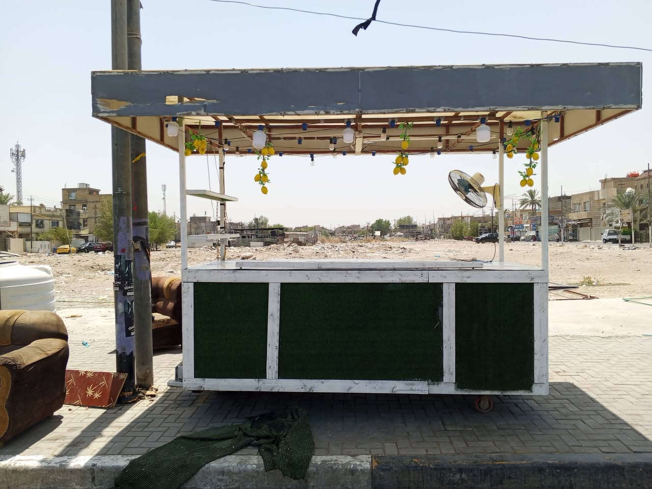 السلام عليكم عربانه عصير للبيع نضيفه وحجم كبير جاهزه كهربائيات كامله وخشب عرض فواكه كلشي ما ناقصهه رقم الهاتف ***********
سعرهه 500 وبيه مجال
