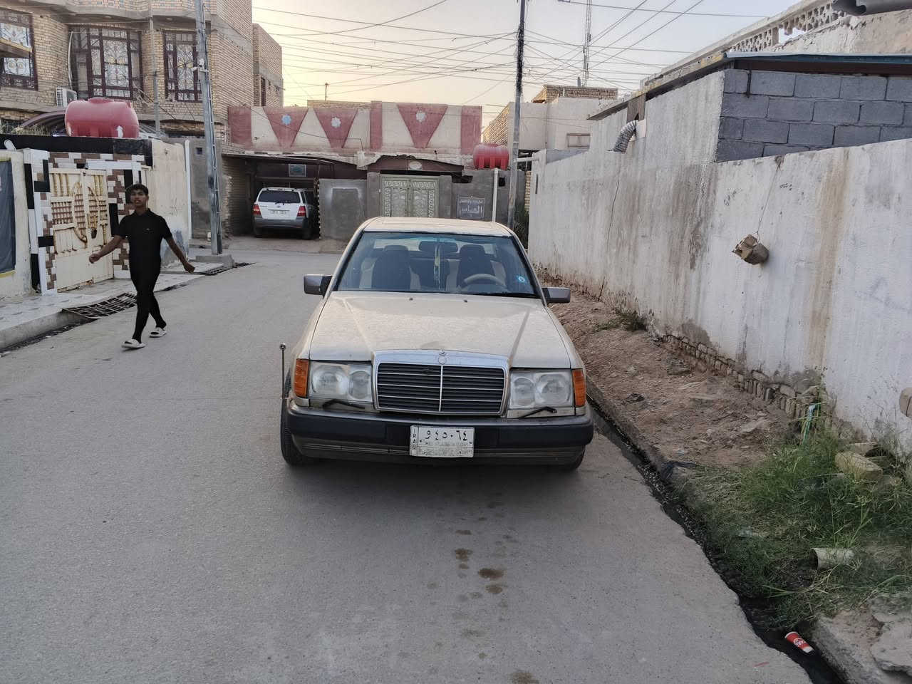 مرسيدس دب محرك وكير بطه
مراوس حسب القناعه 
سياره مصبوغه عام جماليه

رقم بغداد

راعيها بكربلاء يريد مداور

صدر جديد توني مسويه

كهربائيات وكيجات كلها شغاله 

حتا كلوب البانزين

سنتر لوك

لايت زنون

موديل 87 محدثه 91

تبريد نقص راديتر ابيعه عاطل

ويل رياضي

العنوان الفجر ذي قار 

سعر 39

***********
