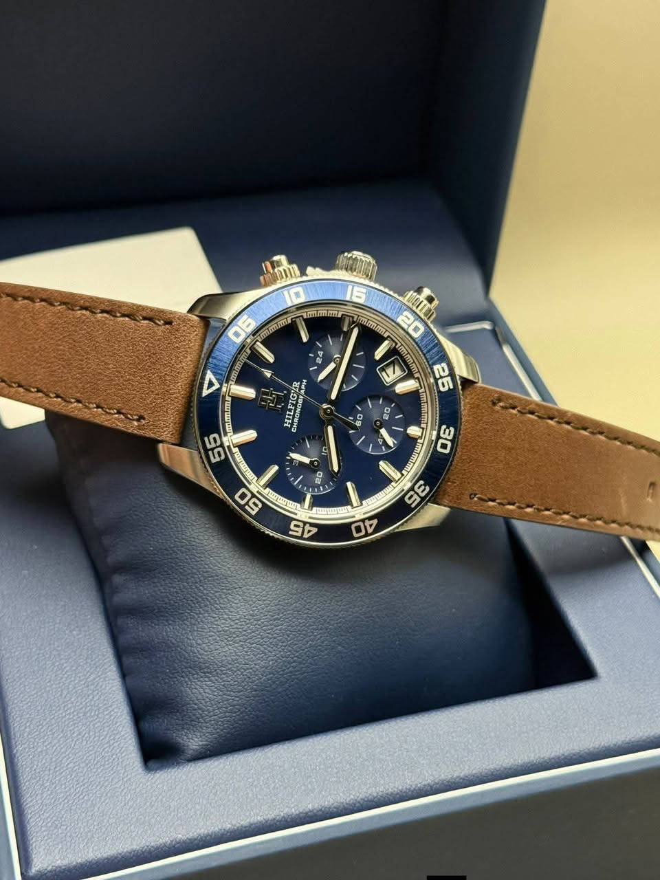 #مزااااااد

فتح باب الساعه 50$ دولار والرفعه 5$ دولار 

لطفا اعتمد برقمك وعنوانك الكامل عالخاص 

والتوفيق للجميع 

تومي هيلفيغر الجميله

اصدارات 2025 من احدث واجمل الاصدارات

 #اصلي #وكالة
مينه مميزه
قطر 41
مقاومة للماء 50
كرونغراف
سناتر شغالة
نافذه تاريخ
اميال وارقام لامنوس 
جلد اصلي 
منفذ للتاريخ

كامله المرفقات 

توصيل متوفر لجميع محافظات العراق.


**إذا كنت صاحب هذا الإعلان وتريد حذفه لأي سبب، رجاءا أرسل رسالة إلى الدعم الفني**