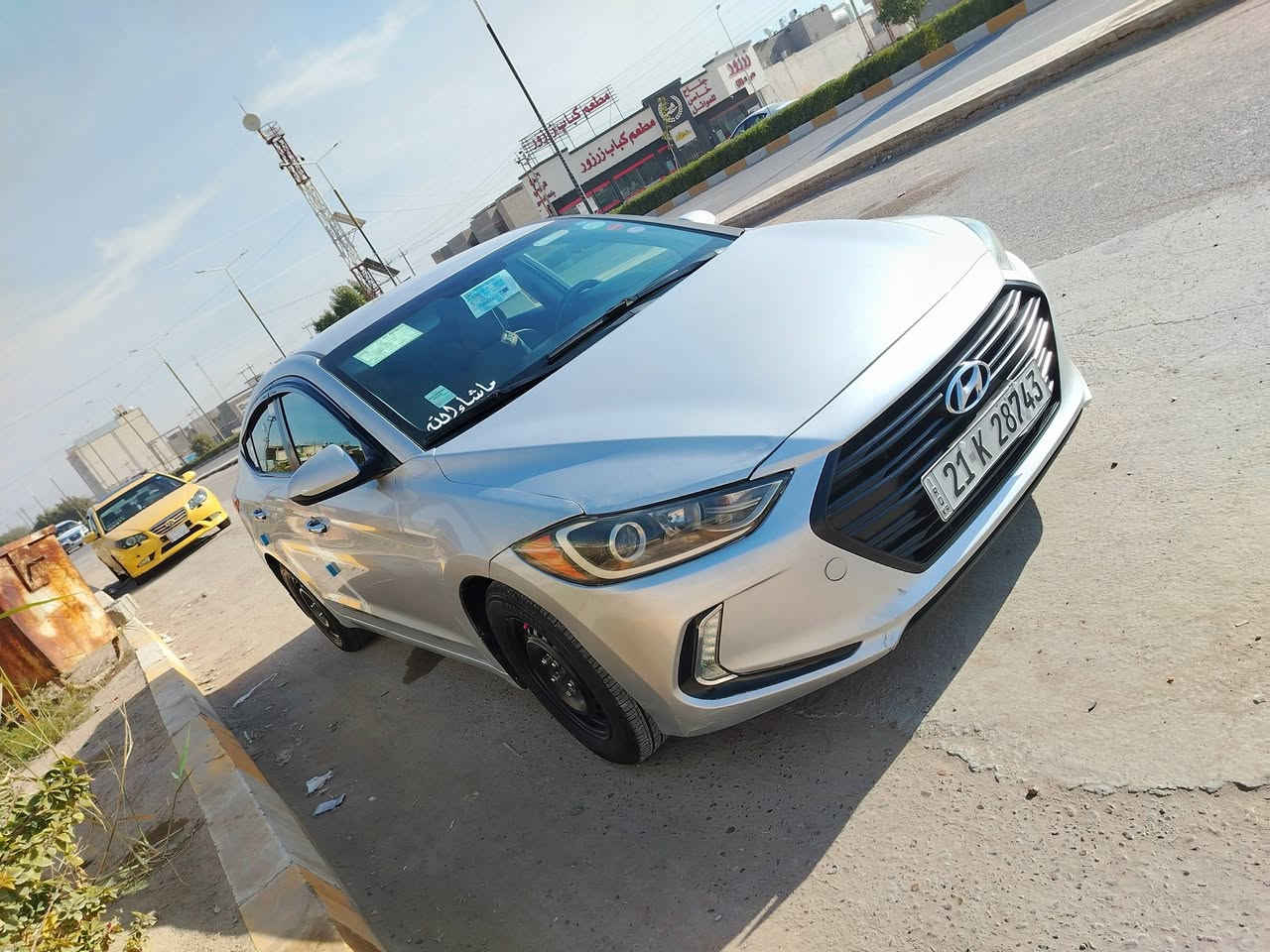 السلام عليكم
النترا 2017
رقم سليمانيه دولي
تحويل مباشر
مكينه ١٨٠٠  دوش
مكينه كير فول
ماشيه ١٢٠ الف
السياره مكفوله من الصبغ
بيه بارد مكانين فقط
كهربائيات كله شغاله
السياره جاهزه
السعر 127 بيها مجال
العنوان الفلوجه 
للاستفسار ***********
