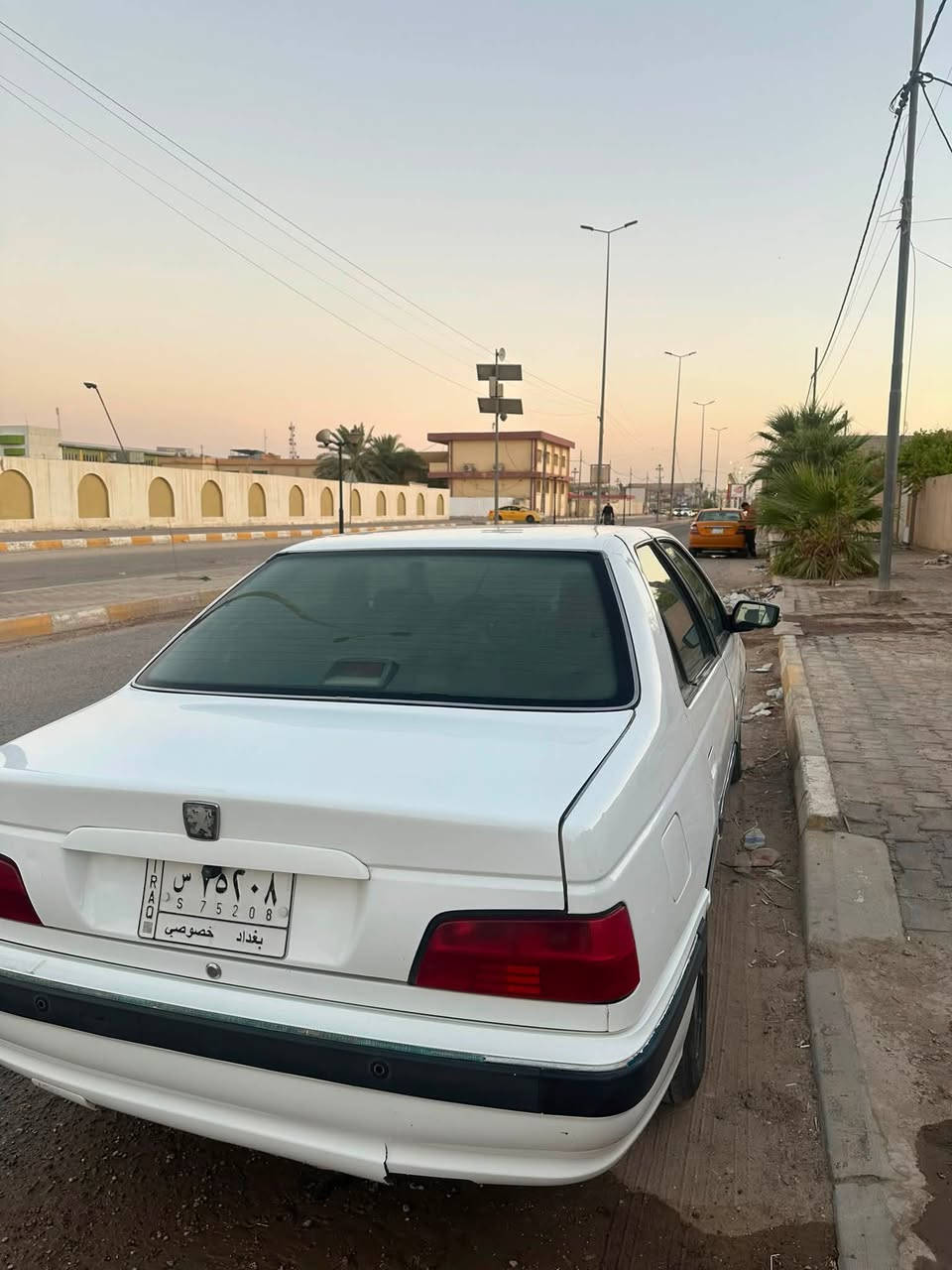 السلام عليكم
بيجو موديل 2022 للبيع 
السياره بيه دحجه بسيطه بالجاملغ الخلفي جهة السايق مامصلح السياره كفاله من كلشي حداديه كامله منظومة تبريد جديده كله 

السعر 7000$ وبيه مجال 
مكان السياره ديوانيه

تفاصيل اكثر 
***********
