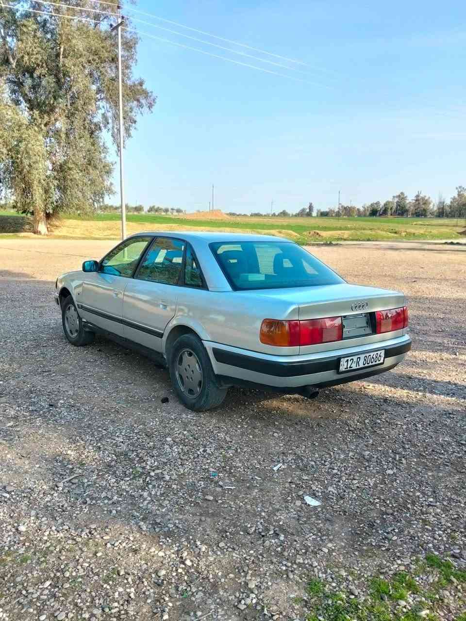 السلام عليكم
اودي موديل 1992
حجم 100 نفخ 5 سلندر بلاد 
فول عادي سعره 34 وبيه مجال 
ضراه موضح ب صور 
مصبوغ عام جمالية 
تبريد تدفي 
***********
