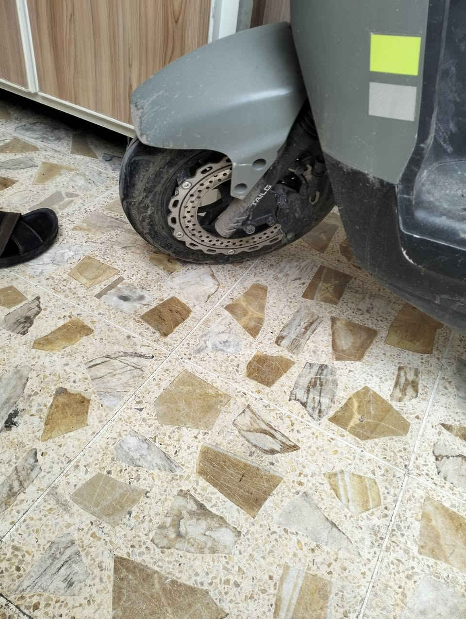 السلام عليكم دراجة شحن الريان نوعية ممتازة الدراجه حلوة ونضيفه خير من الله مستعجل على البيع سرعتها 80 ماشيه قليل السعر 600الف الشراي يتصل ***********
