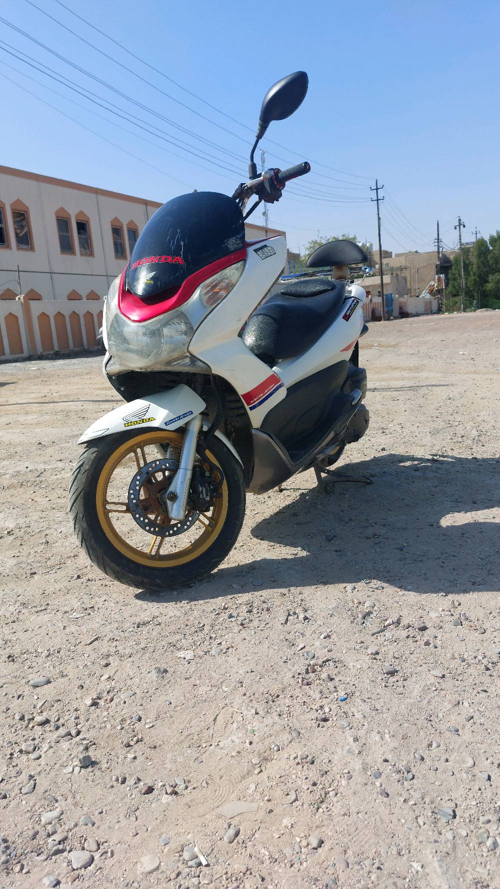 دراجه pcxجيل الاول  الدراجه  ياباني كفرات ابلاديهه رمبه موديل 2016
حساسات كلها شغالة حساس ازدحام 

أوراق كاملة 

دراجه كامله أستان كهربائي   لا تبخير. ولاتنقيص الدراجه مكينه لوك استخدام عادي  احلا من الصور دراجة مال جناي كلشي بلادي بيها العنوان 

( بغداد الشعب ) 

السعر ( مليون و 600 ) 

وبيه مجال الاتصل

*********** 