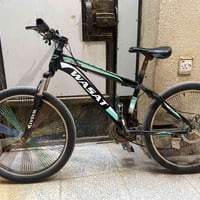 بايسكل جبلي حجم ٢٦ وكاله معروفه نوعيه جيده مستعمل قليل لكن جان متروك س...