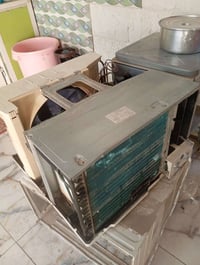 مكيف للبيع بلادي ما مصلح بيه اي شي كامل قفصه وشباجه السعر 200 هاتف 078...