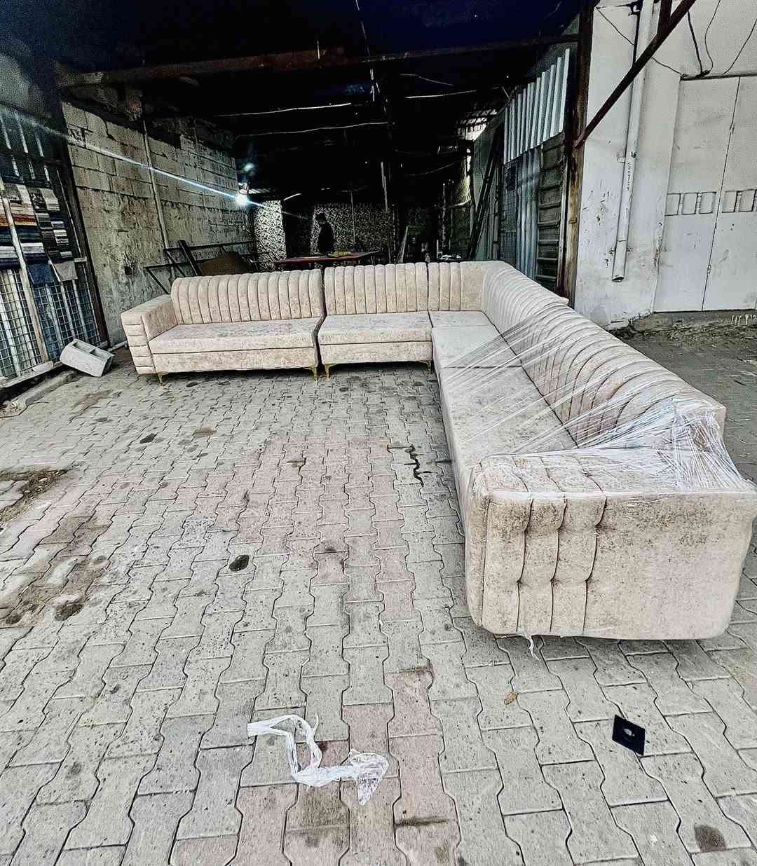 يعلن معمل الياقوت للديوان الحديث عن توفير جميع الالوان وموديلات 
مميزه 🤗🫶🏻
حسب طلب الزبون 🆕
يتكون الديوان من 5 قطع 
      قياسه (7امتار )❤️
     
10 مقاعد 🩷

كما تتوفر قياسات حسب المساحة والطلب 🫣✨
مواصفات  العمل ✨
خشب جام روسي 
المقعد مضغوط 
سفنج مميز اول 
قماش تركي درجة اولى 🇹🇷
العمل نفس الموصفات المذكورة
ملاحظة:يوجد مع كل طلب 3كوشات هدية+🤍✨
و يوجد  لدينا باسعار مناسبه 🇮🇶🤍

للحجز مراسله الصفحة 🤗👍او الاتصال على الرقم.  ***********  واتس اب. 
ويوجد لدينا اسعار جمله لأصحاب  المعارض
وكص حاويات 🥰🤍
