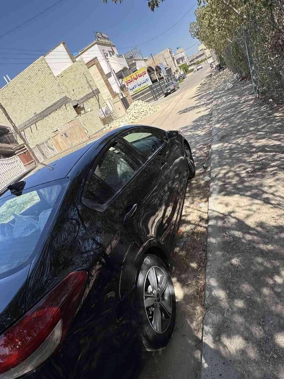 السلام عليكم فورتي 2018 رقم بغداد انكليزي تحويل مباشر السعر ( 114 $ ) مكانها بغداد *********** وارد امريكي حادث جاملغ خلفي بدون دواخل بجم كبس لغود شواصي مكفولات محرك 2000 دوش كير AT وبلعراق بيها باب السايق رشيته كلير سياره جاهزه بدون نقص الشراي يتصل
