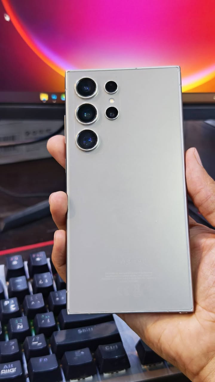 Samsung s 24 ultra
السلام عليكم Samsung s 24 ultra 
ذاكرة 512 مع شاحن 
مراوس مع honor magic 8 pro 
المكان النجف حي الميلاد 
التواصل واتساب *********** فقط

