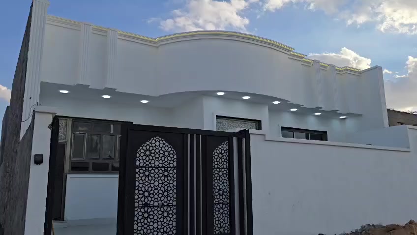 السعر ب90 بيت جديد طابو صرف بناء حديث
غرفتين نوم  وصالة واستقبال ومطبخ وصحيات خارجية وداخلية ومناور وكراج سيارة
المساحة 240م العنوان رمادي 7كيلو بال ٢٩٠٠٠
تواصل واتساب *********** ابو مصطفى
البيت الذهبي
