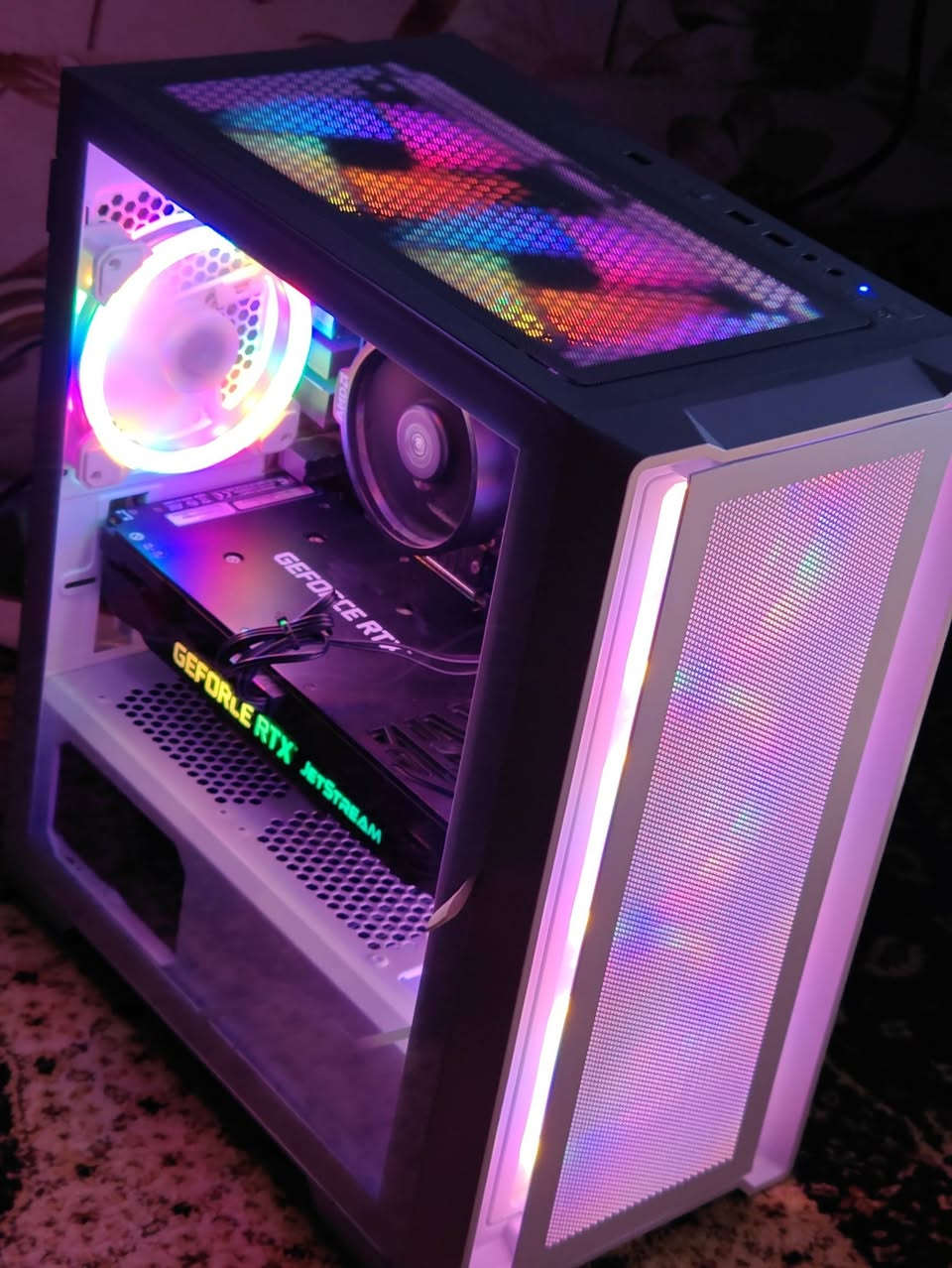 GPU: RTX 3070 PALIT Jetstream
CPU : Ryzen 5 5500
RAM : 16 GB Kngston fury DDR4 3200
Motherboard : MSI 550m Pro VDH 
Hard : 256 SSD Kingstone+1TB HDD 
Power Supply : 550 Watt MSI Bronze
Tower: White 6fan
توصيل موجود 
٩٥٠ الف و مجال


**إذا كنت صاحب هذا الإعلان وتريد حذفه لأي سبب، رجاءا أرسل رسالة إلى الدعم الفني**