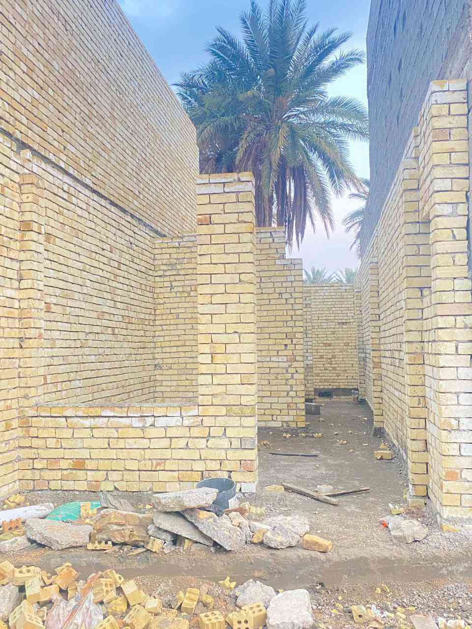 مشتمل للبيع مساحه 60متر
نوع العقار طابو زراعي سند 25 

بيت جديد غير مسكون تسليم مفتاح 🔐 

بناء طابوك 

يحتوي على مدخل”صاله مطبخ صحيات  وغرفتين نوم 

موقع العقار منطقة دوانم قرب شرطه الخامسه وتراث 

سعر 60مليون وقابل للتفاوض 

متوفر قطع ارضي كامل خدمات بسعر 250 للمتر 

متوفر مشتملات اقساط بمقدمه 25 مليون 

الاستفسار اكثر *********** متوفر واتس
