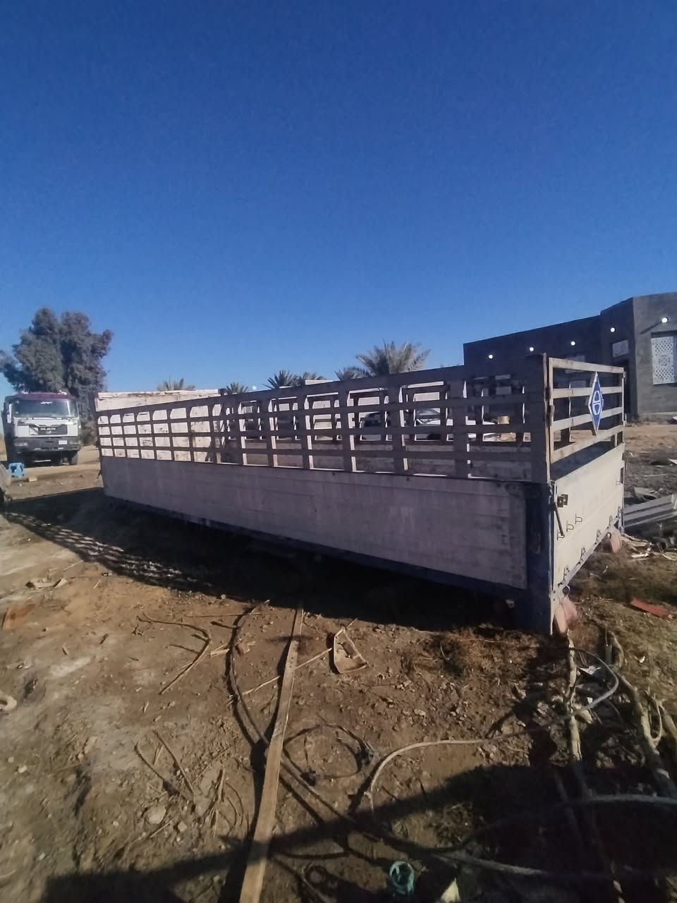 سلام عليكم بدي هينو للبيع طول 6 وربع السعر 10 أوراق وبي مجال  قليل مكان كربلاء الحسينيه ***********
