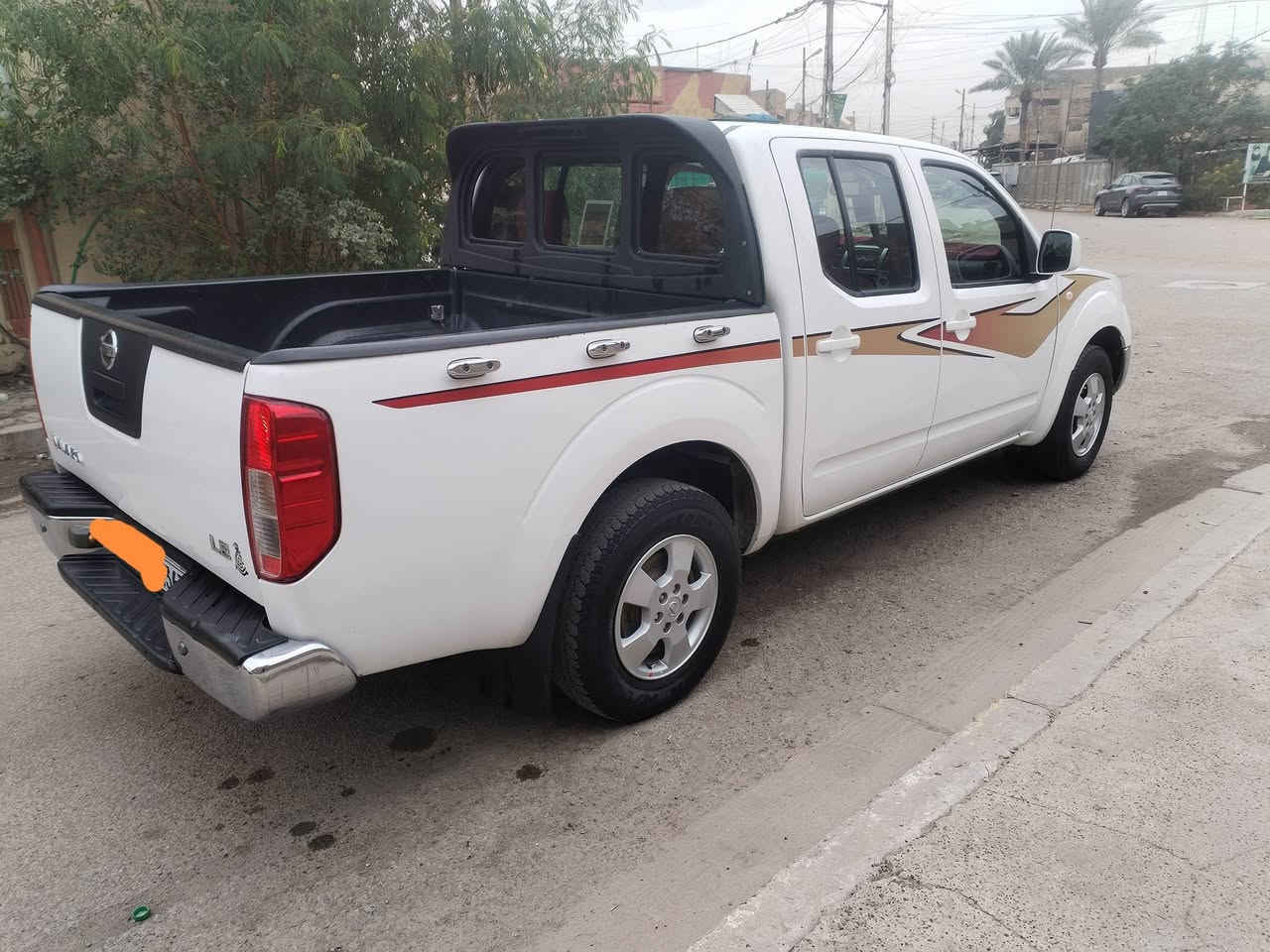 السلام عليكم(مكلف بل نشر رقم صاحب السيارة ***********) 
نيسان نيفارا 2014 مكفولة من الضربة والصبغ بيه بارد فقط بل باب خلف الصدر السونار داخل المنشور مكينة وكير مامفتوحات رقم بغداد الدولي بأاسمي سيارة مال جناي السعر 119وبيه مجال بسيط مكان السيارة بغداد الكمالية الرقم ***********
