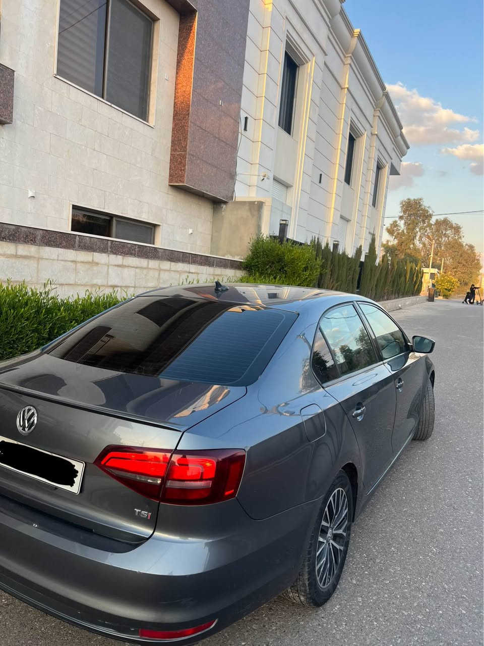 ڤۆلگسواگن چيتە 
مۆدێل___٢٠١٦
رەنگ نەفتی
مواسەفات فول بێ سلايد
رەقەم و سەنەوی نوێ
گێر و مەکينە و کارەبايی بەشەرت
_________
دوو چاملخی پێشەوە سبوخە بێ ژوورێ بێ ئێرباگ
_________
ســعر___١١٥ وەرەقە مجال
__________
*********** أربيل, العراق
