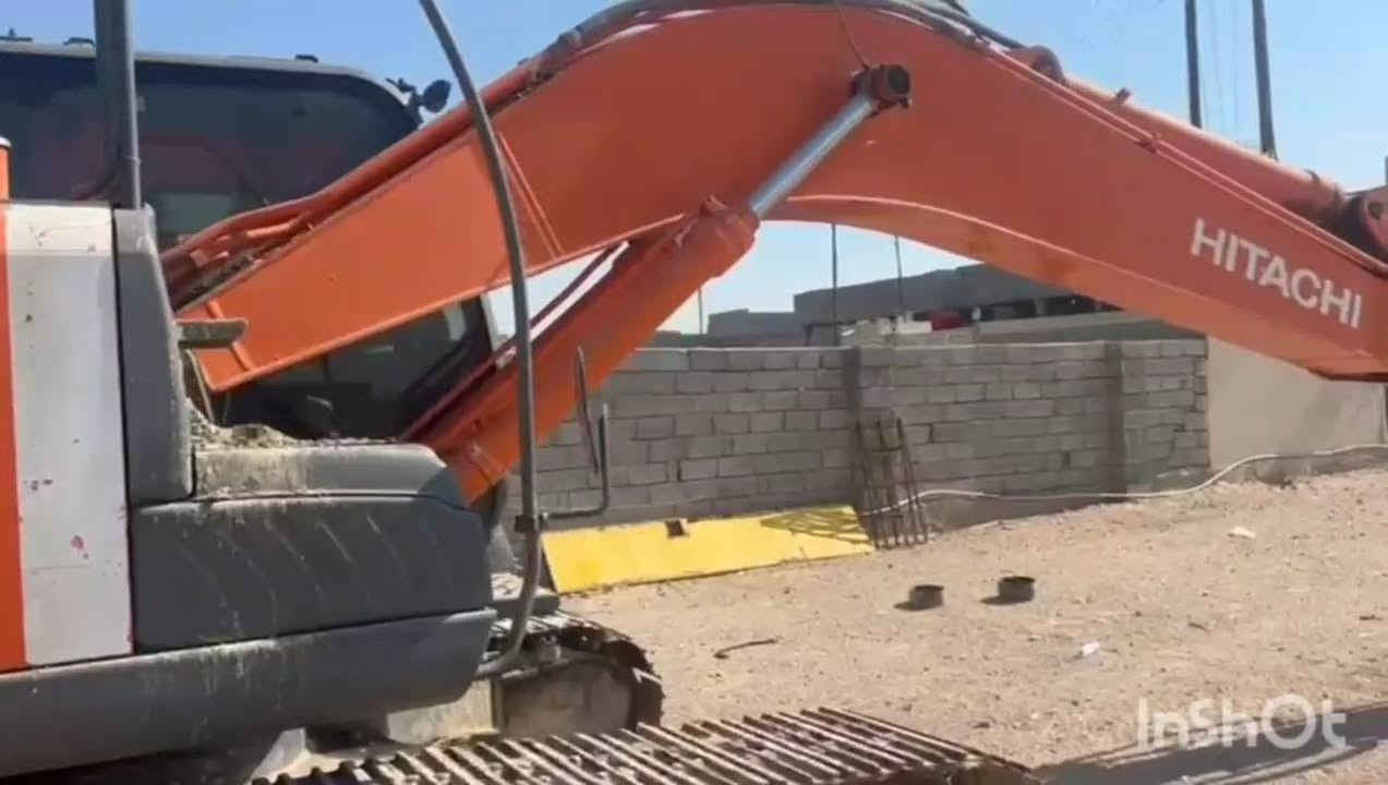حفاره هيتاشي حجم 210 LC  زت ثري للبيع او مراوس موديل 2007 رقم اربيل
جاهز للعمل بدون اي نقص 
السعر 325 ورقه العنوان البصرة - الزبير 
للاتصال  ***********  *********** الزبير, البصرة
