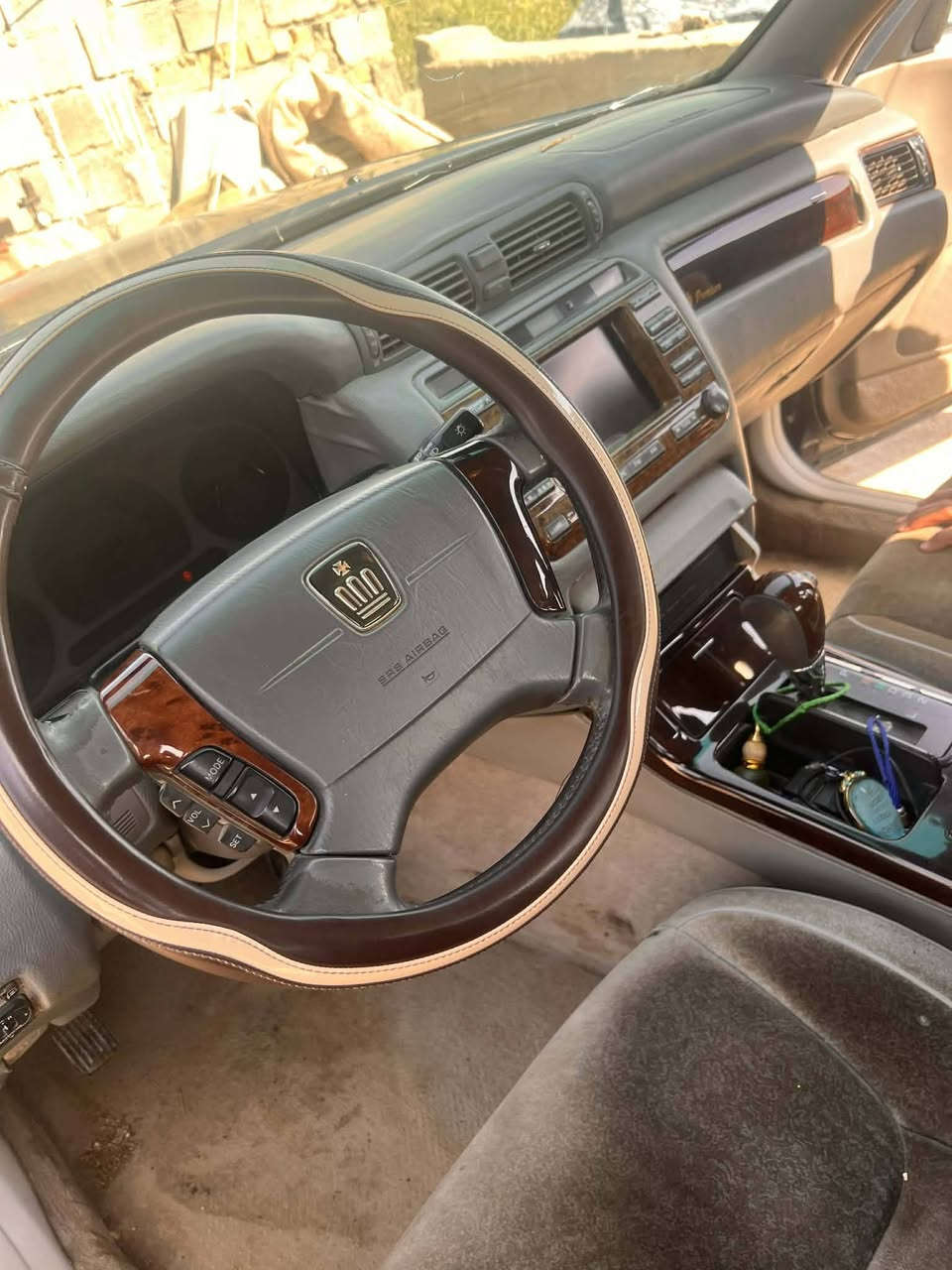 ملكه للبيع مواصفات سيارة ٣دكم تحكم استرين برده  كامره دواره سدي عارض  آريل امامي ابلادي موديل ٢٠٠٢ كرستال اصل ديفور جبير شاصي ٧٥ اربع كشنات كهرباء تبريد منظمه بكارتون كير محرك واحد على واحد تخم تاير ويل نجمه تحوير نجف رقم إنكليزي تحويل ثاني يوم السعر 135 وبيه مجال مكان السياره طويريج للاستفسار ***********
