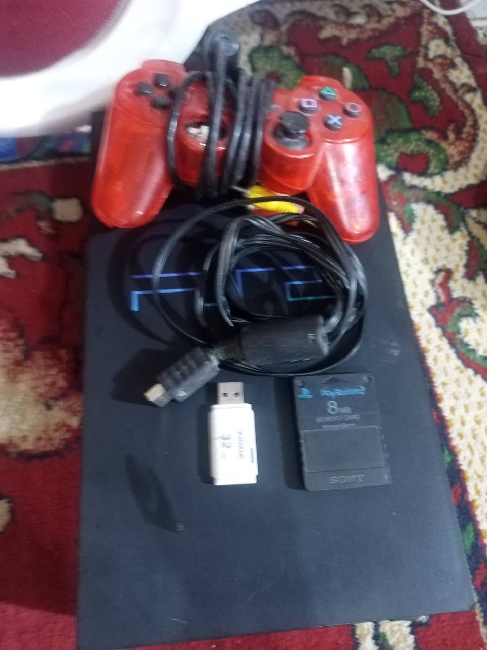 بلي تو 2 يحتوي علا 35لعبه نضيف وفلاش جديد و يده 1 فيشاته ويا و ايراته هم ويا  السعر30 وبي مجال وتحياتي للجميع الرقم *********** وتساب موجود مازنجر هم موجود وتدللون.  .
