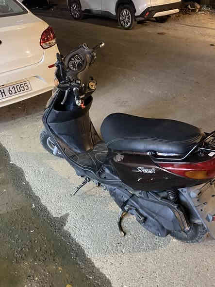 سلام عليكم دراجة اكزز ياباني للبيع الدراجة مكفولة من مكينة وكهربائيات كلشي شغال بيها كفرات بلادية شلعة معدل خير من الله السعر800وبيها مجال مكاني حي الجامعة رقم واتس او اتصال***********
