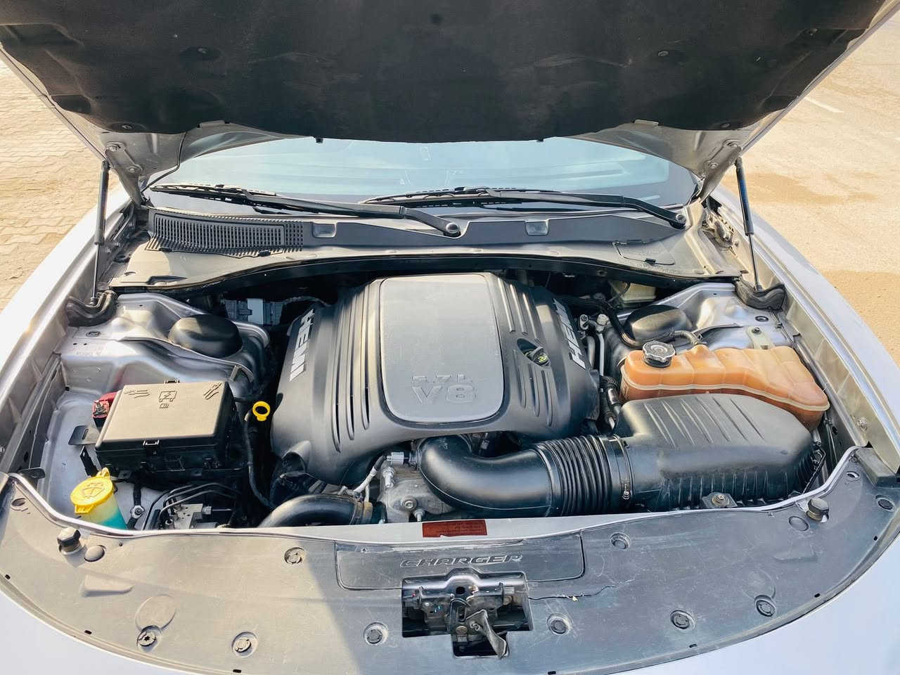 السلام عليكم جارجر 2017 RT 5700 ماشية 118 رقم اربيل باسمي
بدون صبغ بدون تبديل
حادثها بالصور والسونر موجود
مبدل بنيد للتحديث والبلادي موجود 
اخوان سيارة جاهزة ع اخر حبة وبالعافية ع الياخذها
حدادية جديدة امامي خلفي صارلها شهر 
تخم ويل وتاير جديد قبل شهر والوصل موجود 
اكسل جديد
كيس وفلتر كير جديد
ادامة كاملة 
مكاني بغداد الطوبجي
‏‭***********‬
السعر 189
