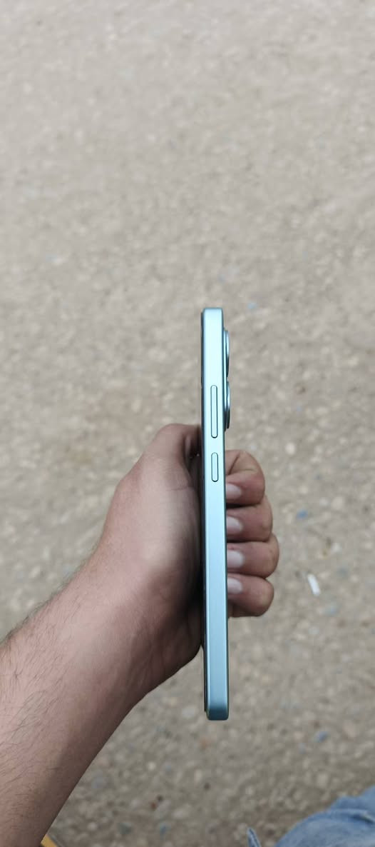 جهاز بوكو اكس 7 برو ذاكرته 512 للبيع ملحقاته كامله كلها وهذا الكسر بل لزكه مو بل شاشه صارله شهر من اخذته 120  فريم السعر 450 وبي مجال***********
