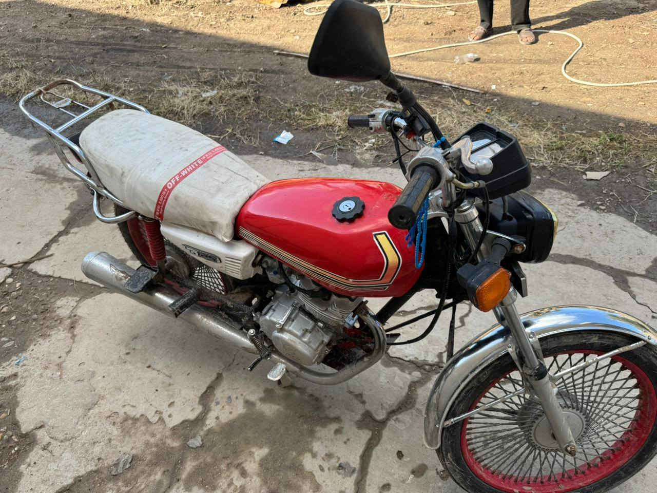 إعادة نشر بسبب الوعود الكاذبه تايكر موديل 21 اصولي أوراق كامله تترقم كمرك مدفوع سعر 450 بيه مجال شراي راسل مو شراي لادوخني ولا ادوخك تواصل 0787690587


**إذا كنت صاحب هذا الإعلان وتريد حذفه لأي سبب، رجاءا أرسل رسالة إلى الدعم الفني**