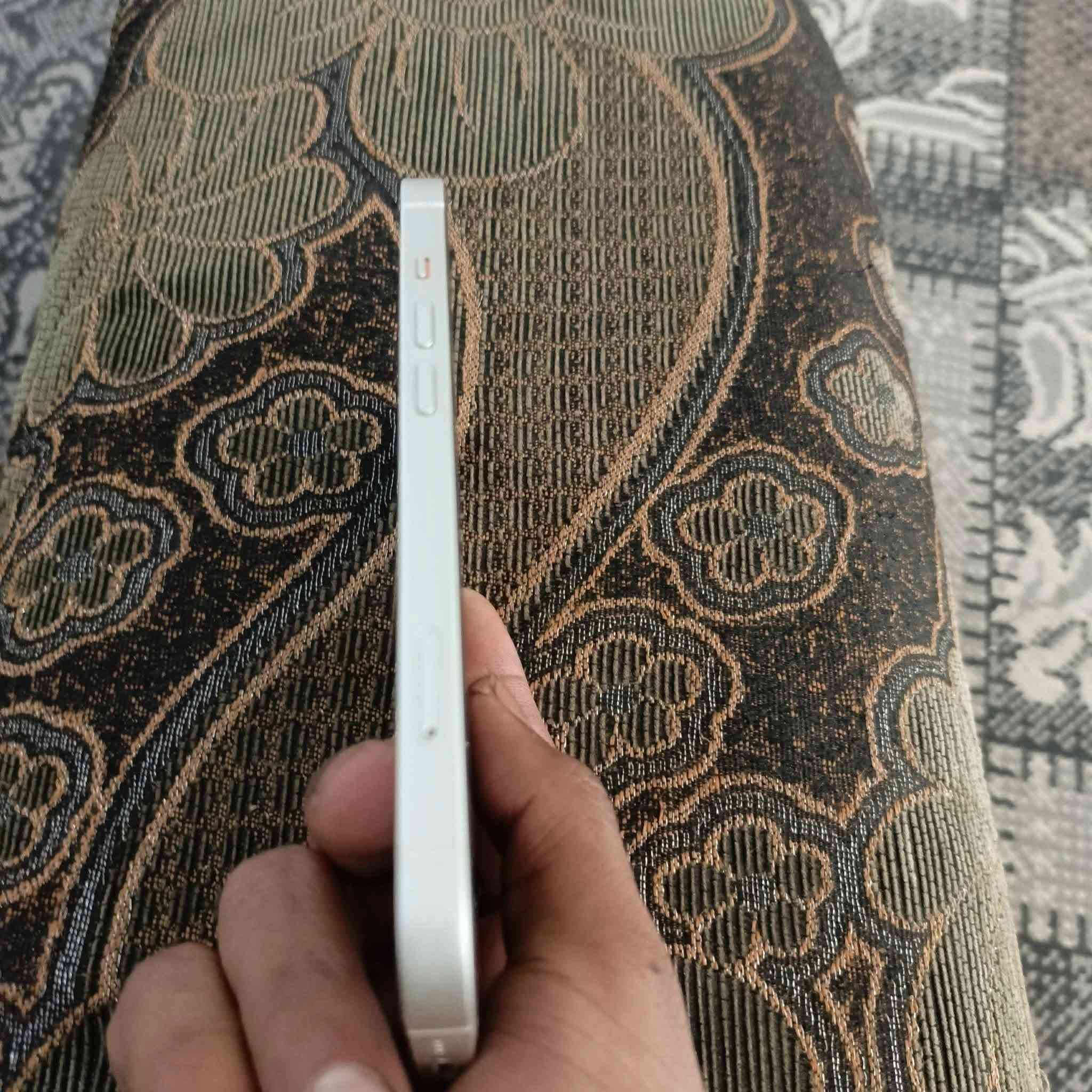 13 عادي بريطاني ما مفتوح نضافه 100 بطاريته 90 مامعلايه سعره 450 قفللل


**إذا كنت صاحب هذا الإعلان وتريد حذفه لأي سبب، رجاءا أرسل رسالة إلى الدعم الفني**