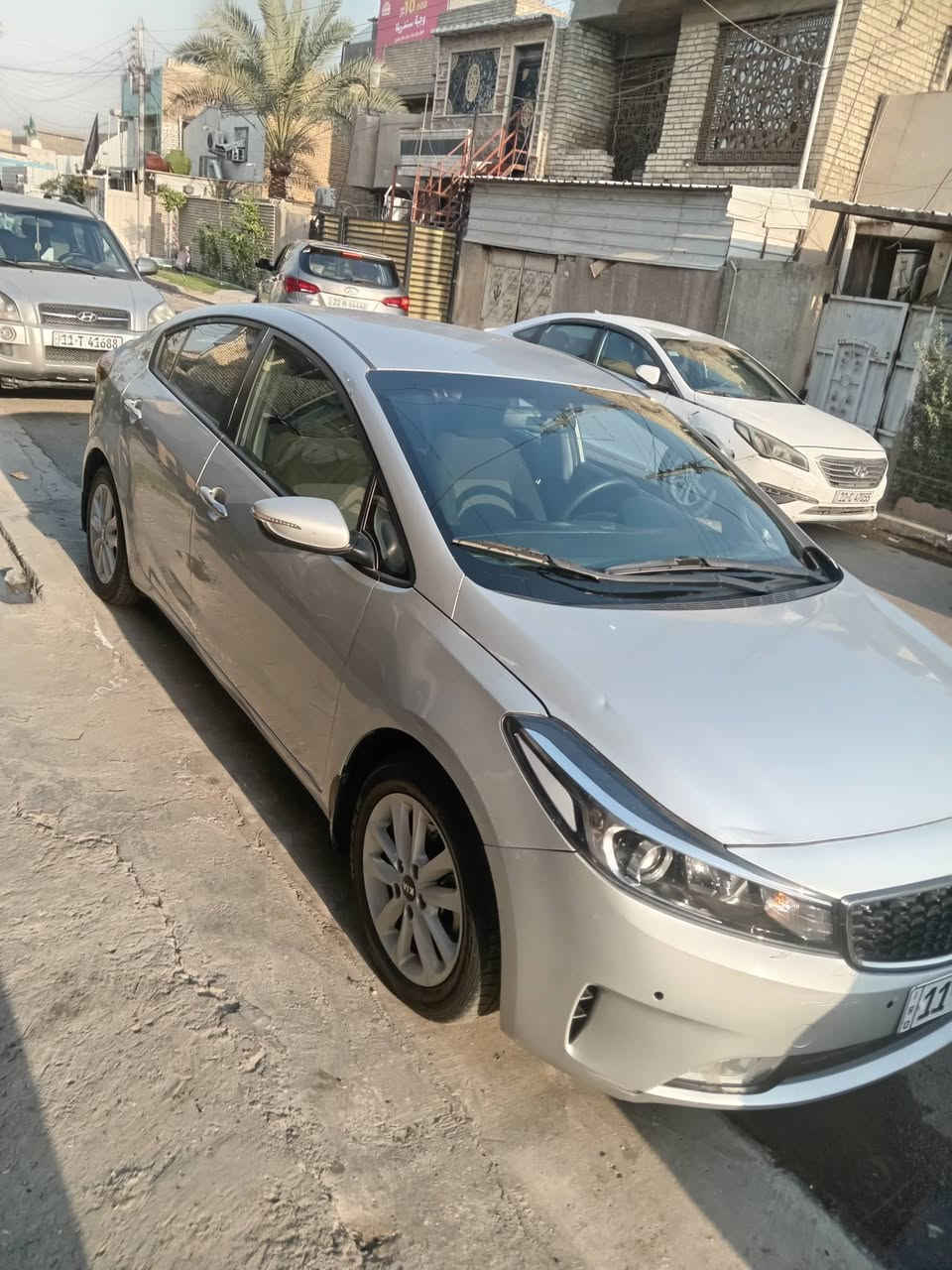 سلام عليكم سياره البيع سيراتو موديل ١٨ رقم بغداد بسمي خليجي تحكمات ستيرن جهتين سياره بيه شويه بارد بدون صبغ السعر ١٢٥ ورقه بغداد حي العامل ***********
