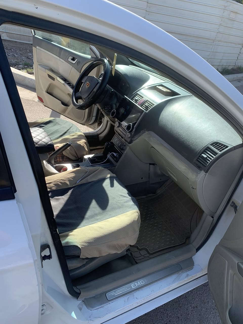 السلام عليكم ام كراند 13 كير ومحرك خير من الله  حداديه جديد مشط جديد بور جديد تخم تاير جديد السياره مال بيت بسم والدتي تحويل ثاني يوم رقم واسط الدولي سنويه 30 
بيها الاهلالات معمر فقط 
تبريد بي ليك  
مكان  السيارة بغداد 
السعر 52 وبيها مجال 

***********
