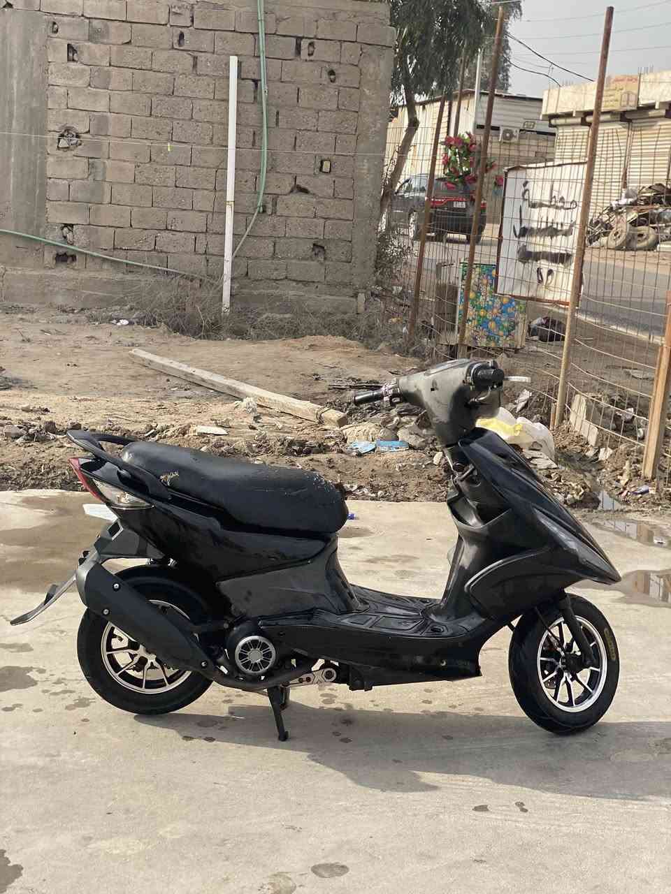 ماكس مضلع دراجه كلشي شغال بيه سلف هندر اشاير لايت مكينه فقط مبدل بيه ولفات وين مايعجبك فحص بيه ويلات رياضي يدات بريك قبق فلاوين دبل خلفي رياضي كزوز رياضي مكينه خرسه سعره ٦٠٠ رقمي ***********
