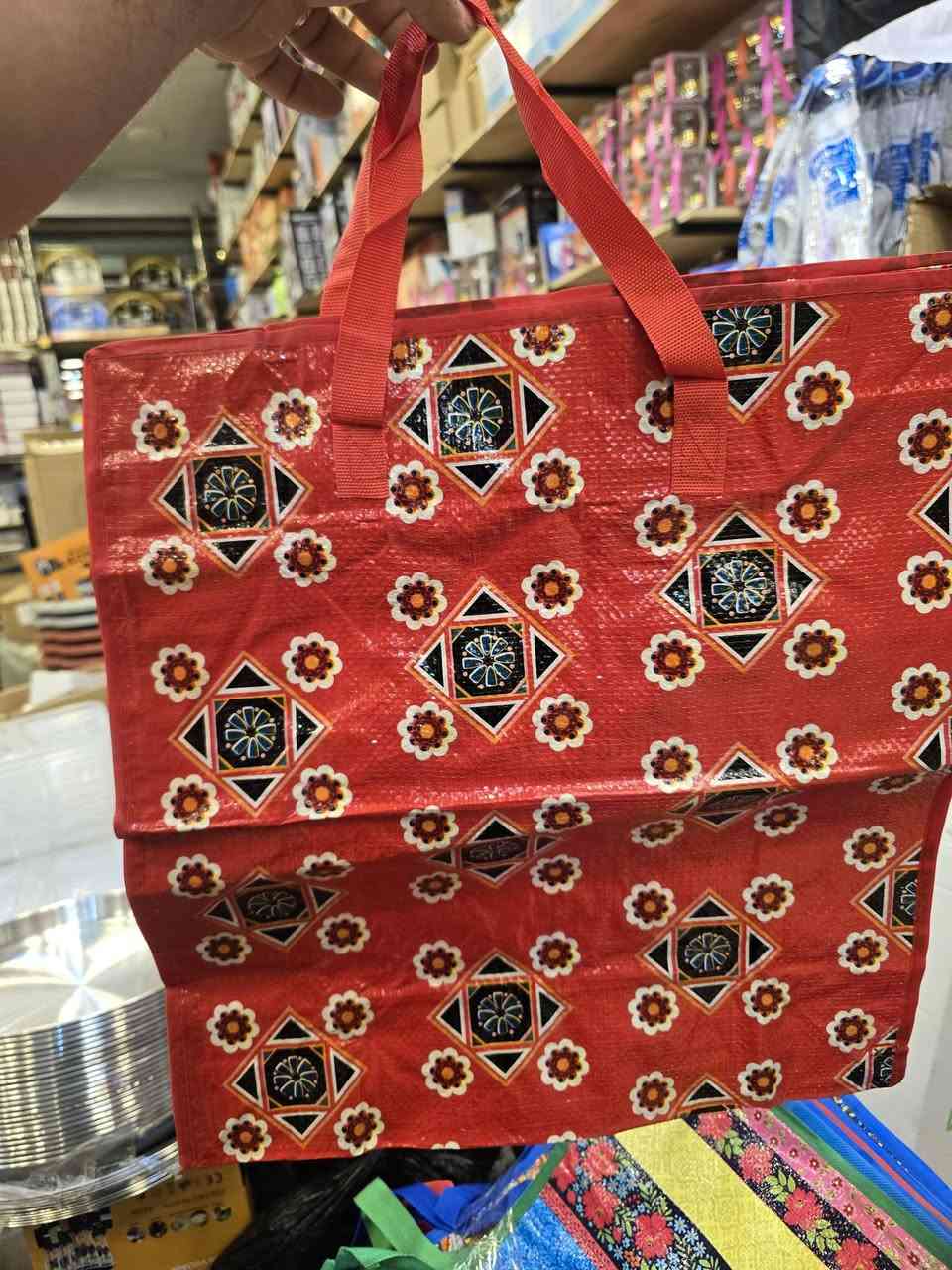 عروض بلاش الان من سنتر السرجخانة 
العنوان موصل الايمن السرجخانه وسط السوق 
متواجدين #الجمعة من ساعة ١ ضهرا الى ١ مساء 
اسعار تفاصيل اسفل الصور
الاسعار ثابتة 
#سنتر_السرجخانه #عروضات


**إذا كنت صاحب هذا الإعلان وتريد حذفه لأي سبب، رجاءا أرسل رسالة إلى الدعم الفني**