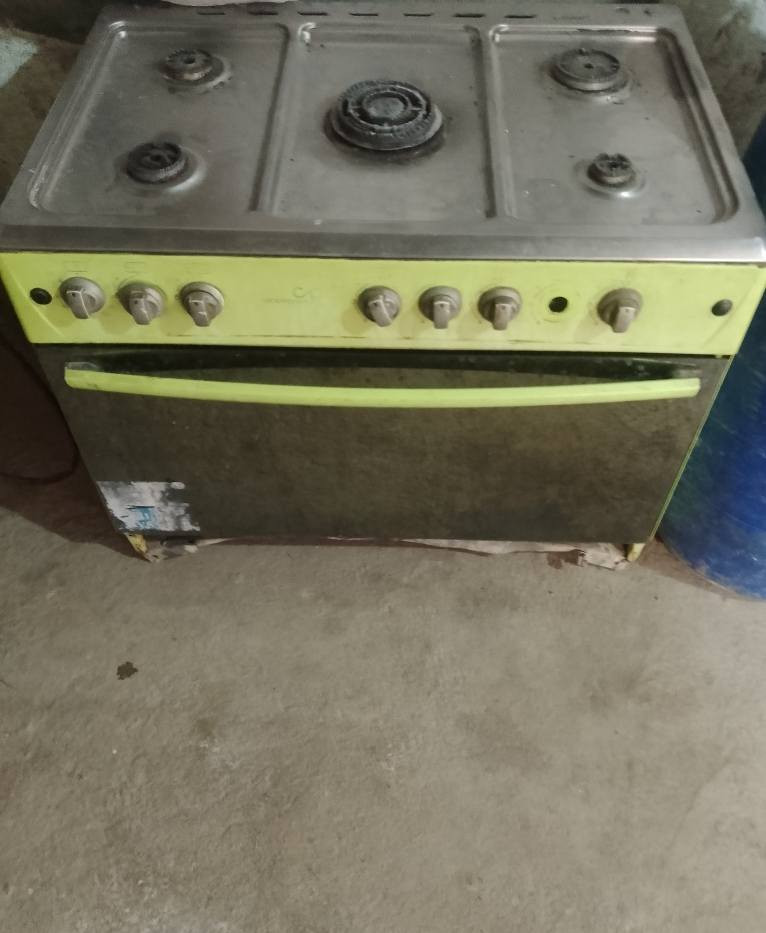 السلام عليكم طباخ للبيع شغال كلهن عيون والفون جوا شغال لا عاطل ولا هاي ناوه ناوى خضراء والفون ماله شغال طباخ شغال كله داخل شغل جواول فوق شغال السعر 70     اللي يحب يريد يتصل *********** والشواي بخير ويدلل
