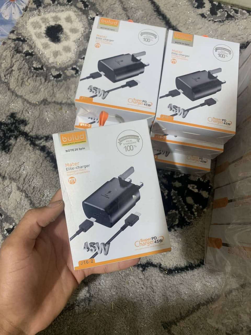 اسلام عليكم 
شاحنه كامله منوعه ايفون تايبسي مايكرو العدد 53  سعر القطعه 2500 ابيع شلعه عنواني كربلاء توصيل موجود
 هـ***********
