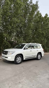 تويوتا لاندكروزر للبيع 2010 GXR V6  مكفوله من الضربه والصبغ  فقط بارد ...