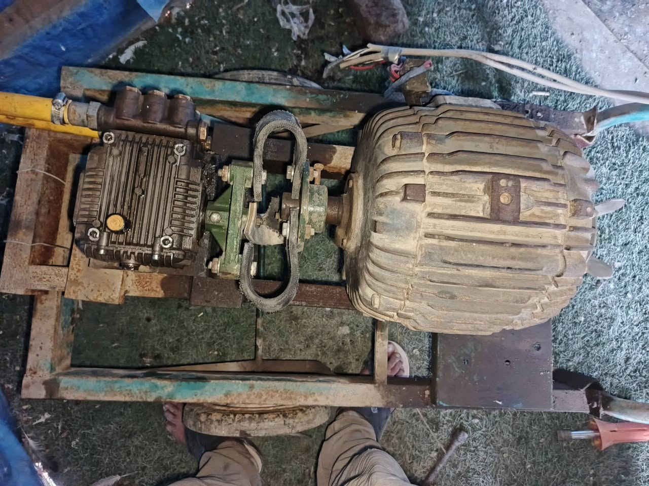 مضخه ايطالي شغاله بس ميه بيةضعف لان جانت متروكه +صونده مسلح طبقتين طول ١٥متر. بابل


**إذا كنت صاحب هذا الإعلان وتريد حذفه لأي سبب، رجاءا أرسل رسالة إلى الدعم الفني**