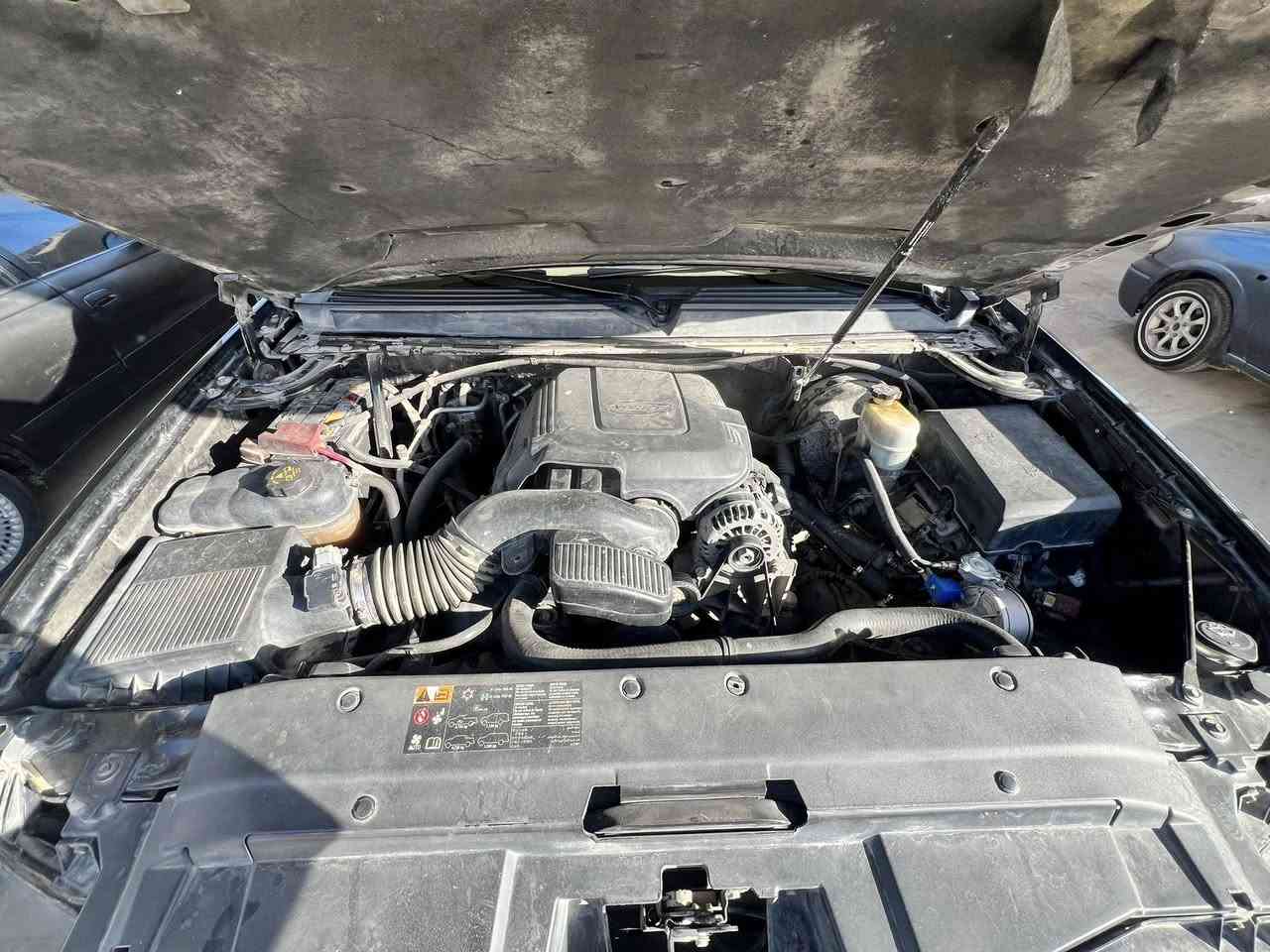 السلام عليكم
شوفرليت تاهو مديل 2011 
‏LTZ خليجي فول مواصفات اعلى فئة 
اصولي رقم بغداد انكليزي بأسمي 
كشنات كهرباء تدفئه تبريد 
باب خلفي كهربائي
تدفئه تبريد 
كير ومكينه كفالة  
سونار موجود 
السعر 230 وبيها مجال 
مكاني النجف الاشرف 
***********
