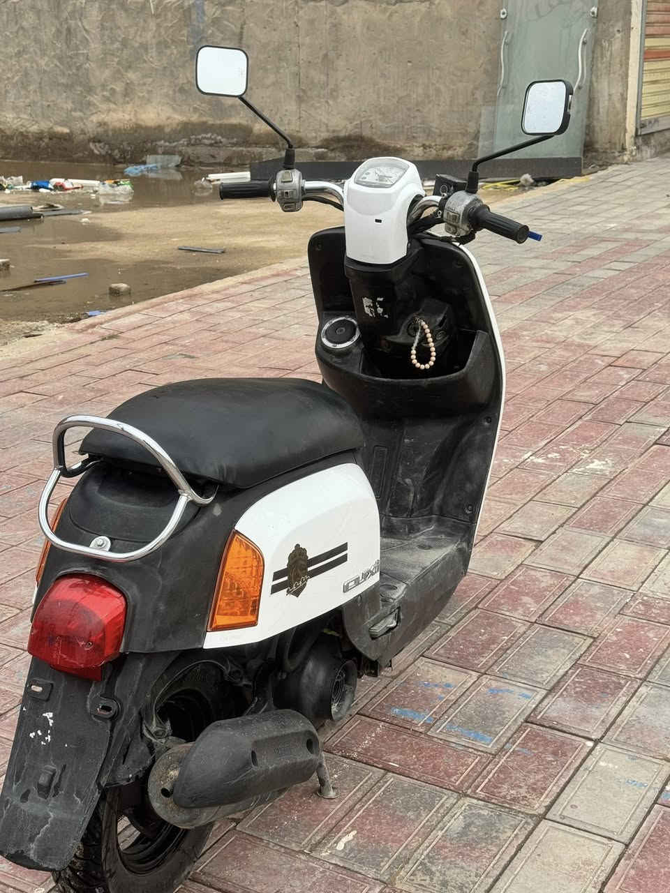 سلام عليكم بوليس حاويه مكفوله كلها ختم واحد الدراجه جديده ممفتوحه بلاديه 49 كلها كامله سلف هندر كهربائيات السعر 850 مكاني كربلاء حي الميلاد رقمي ***********
