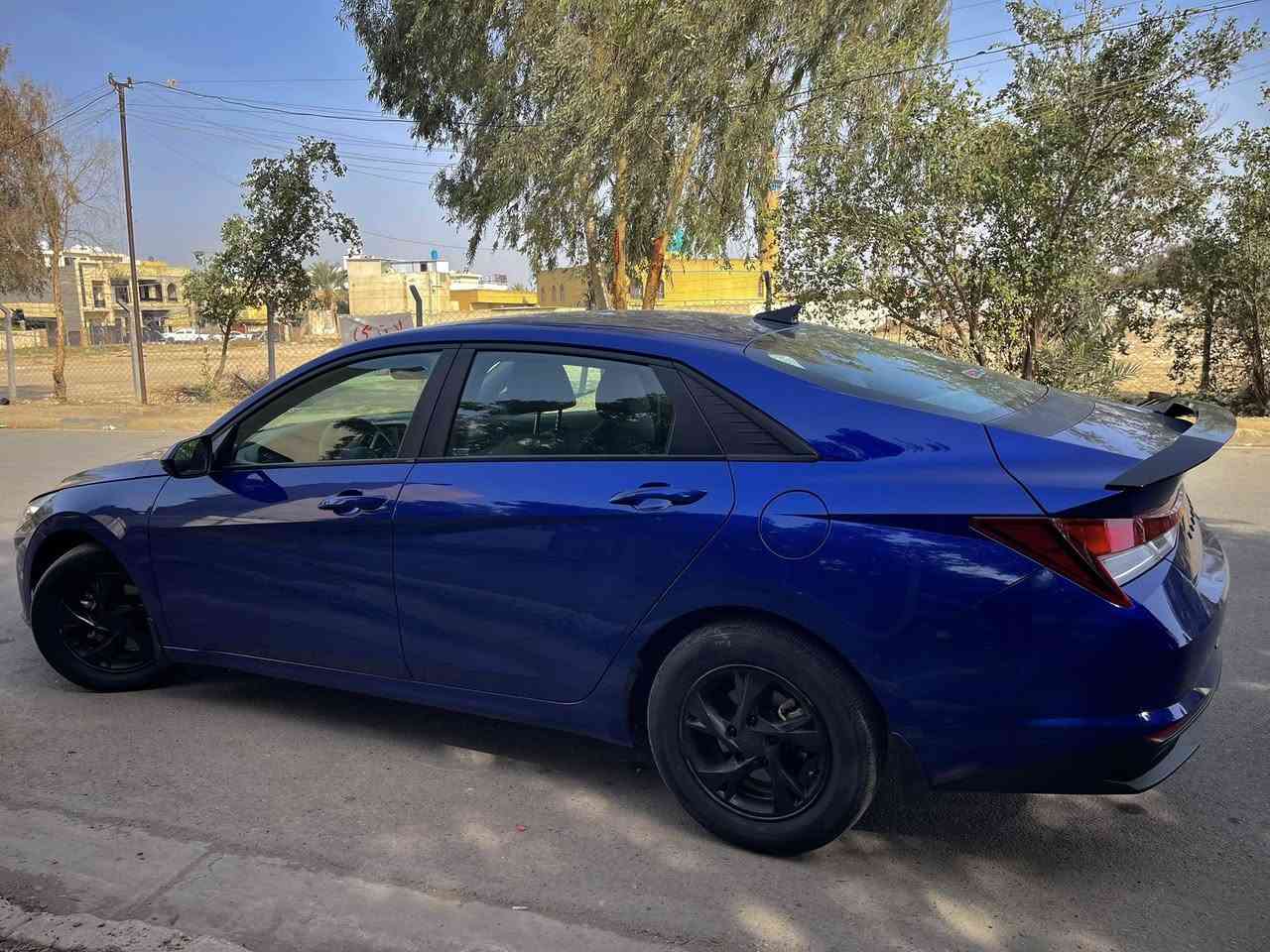 بسم الله اللهم صل على محمد وآل محمد
 
ألنترا موديل 22 محرك 2000 دوش
لون مميز جويتي 
السيارة بدون صبغ بدون تبديل وبدون أيرباك بيها بارد كد 4 اصابع فقط جاملغ السكن.. 
ماشية 54 ألف كيلو وليس ميل ماشية بالعراق 15 ألف كيلو فقط باقي بأمريكا..

السيارة من المستورد الي مباشرة سنوية بأسمي رقم اربيل الجديد.. شرط التحويل..
عليها ادامة كاملة تبديل دهن گير وفلاتر كير وفلتر كيس عله ممشى 50 ألف كيلو  كله اصلي وكله من الوكيل وموجوده وصولات الشراء.. ربع دينار متصرف عليها  
 مواصفات أعتيادية شاشه كاميرا رادارات 360 درجة فول تحكمات ابل كار بلاي قيادة ذاتيه تحديد مسار داخل رصاصي المرغوب.. 

السعر ١٦٥ ورقة وبيها مجال..معجبتك اعبر المنشور تاخذ اغاتها ان شاء 
الشراي يتصل ويدلل 
 ***********
مكاني بغداد السيدية
