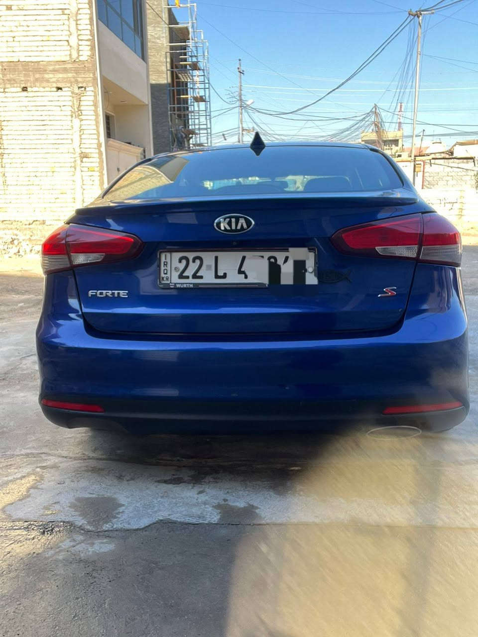 سلام عليكم فورتي أمريكي موديل ٢٠١٧ مواصفات معروفه السيارة بسمي اربيل تحويل بنفس اليوم صور الحادث مرفقه والسنوية إلى حد ٢٠٢٨ الاستفسار عن السيارة على هذه الرقم *********** مكان السيارة غزالية شارع ٦٠ والسعر 118 وبي مجال
