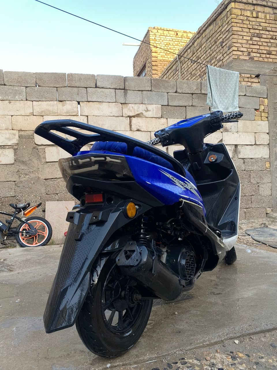 السلام عليكم دراجهه سكنس (2023)للبيع كاملهه مابيهه ايي نقص تشتغلل علهه لبصمهه وسلفف وهندرر لسعرر 400وبيهه مجالل حگگ لجيه 📞 ***********
