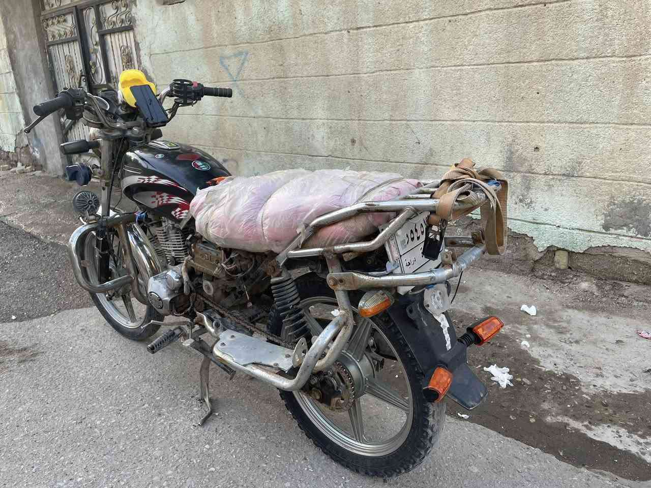 السلام وعليكم شباب. دراجه فيومي ٢٠١١رقم وسنويه دراجه حلوه مايه نقص وسعر ٨٥٠وبيه حك الجيه البصره كرمت علي  رقم التلفون ***********
