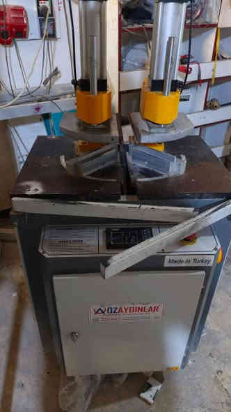 السلام عليكم
 معمل PVC استخدام قليل نضيف ٪80
العنوان: كربلاء 
السعر: 30 ورقة
للاستفسار:***********
