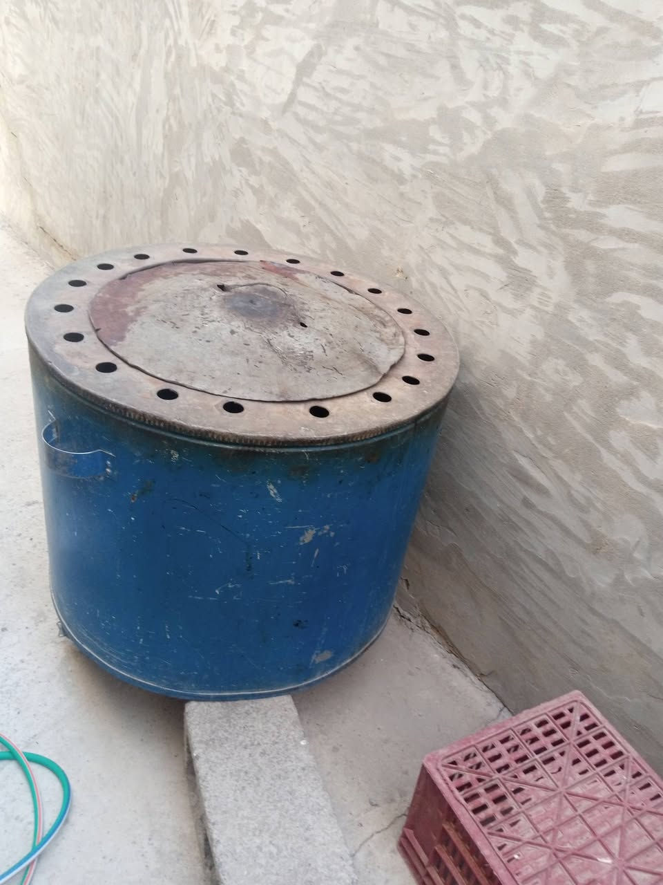 (السلام عليكم يوجد تنور غازمستعمل 
بس بيه ضرر الرجل مكسوره 
السعر 25 وبيه مجال لطيبين
المكان تكريت القادسيه قرى وردي 
للاستفسار الاتصال على الرقم التالي 
*********** 

@إشارة
