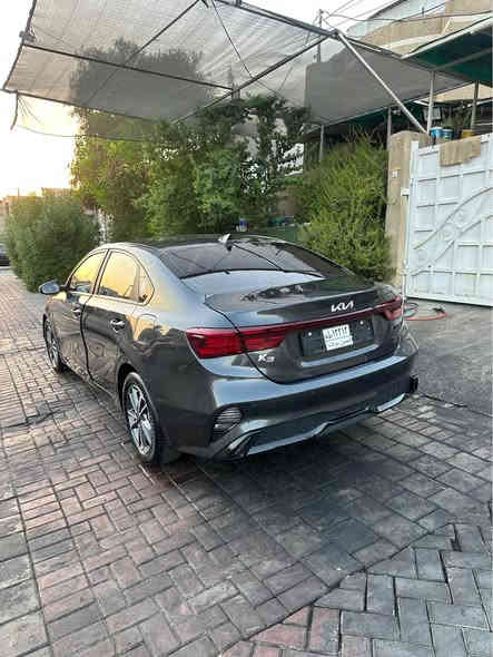 سلام عليكم على الجميع 
K3وارد كوري اصل اصل اني مستوردها من كورياء بيها فقط بنيد بدلة نفس لون اصلي شرط بدون قطره صبغ 
مواصفات السياره:فول 
بصمة وبصمة ابواب
كشنات جلد وكهرباء 
الكشنات الاماميه تبريد وتدفئه 
الكشنات الخلفيه تدفئه
سايد بريك بصمه 
تبريد قطعتين 
شاحن موبايل
٣انظمة قياده 
شاشة كبيره 
كامراء دواره 
ردار من كل جهات
حساسة امامي وخلفي
ملاحظه: كير السيارة cvt محوره AT كلفني 13 ورقه تحوير درجه اولئ مكينة السياره مكفوله من كلشي ماشيه 15km السياره 
مكاني بغداد الشعب
رقمي. ***********
سعر السياره :137 منفيس بسمي ثاني يوم ابصملك علما الشعب
