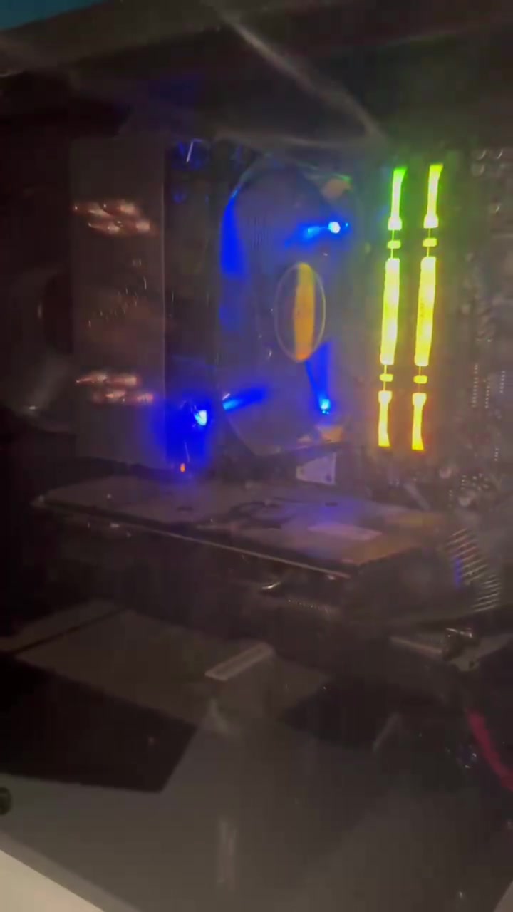 السلام عليكم
تجميعة للبيع 

المذر بورد: GIGABYTE B450M DS3H
 المعالج: AMD Ryzen 5 3600X
 كارت الشاشة: NVIDIA GeForce RTX 2070 SUPER (8 GB)
 المبرد: مبرد هوائي احترافي
 الرام: 16.0 GB
 التخزين:
 SSD KINGSTON 238 GB
 HDD Western Digital 1 TB (932 GB)
 HDD Western Digital 2 TB (1.82 TB)

السعر ٧٠٠ الف مكاني كربلاء


**إذا كنت صاحب هذا الإعلان وتريد حذفه لأي سبب، رجاءا أرسل رسالة إلى الدعم الفني**