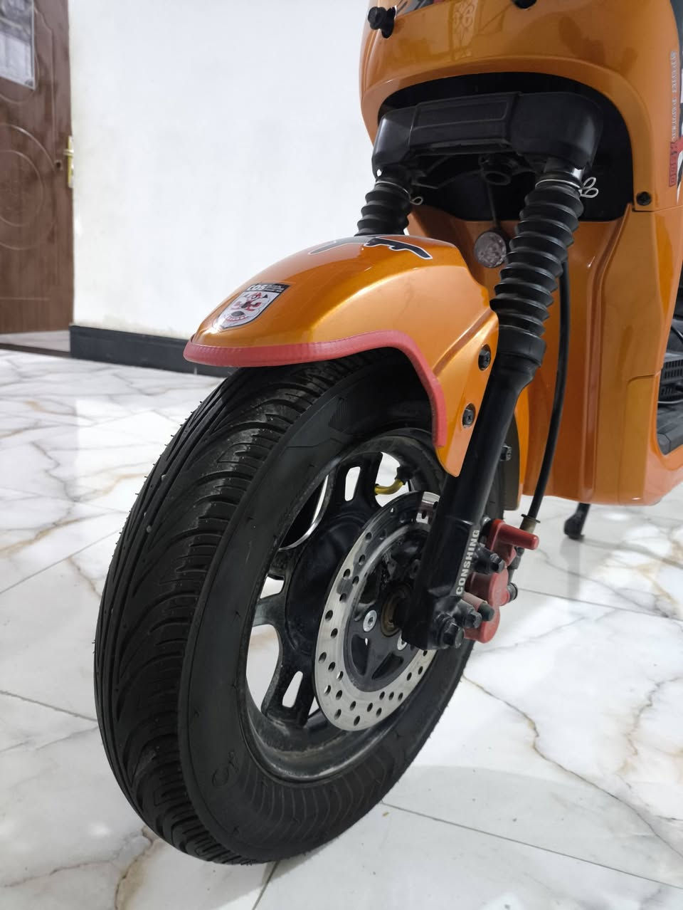 سلام عليكم دراجة شحن X900  دراجة نضيفة وما ماشية هواي وما متعوبة شوفت عينك مكاني البصرة الزبير قرب الفلكة البحرية 
السعر 500 وبيها ومجال 
للستفسار ***********
