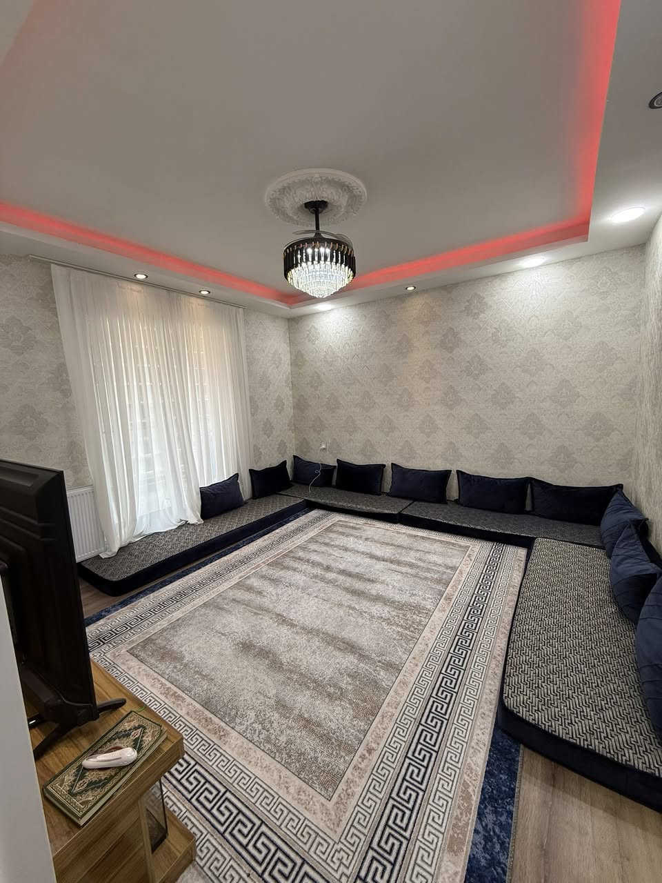 شقه موثثه للبيع في القرية الفرنسية 2
تاور 3
طابق 13 
جنوب شرق بانوراما
للأستفسار اكثر اتصل⤵️
***********📲
***********📲
_________________________________
شقه ب ناف ماليفه بو فروتنى كوندى فرنسي 2
تاور 3
طابق 13 
جنوب شرق بانوراما 
پو پتر پيزانين⤵️
0751434577📲
***********📲
