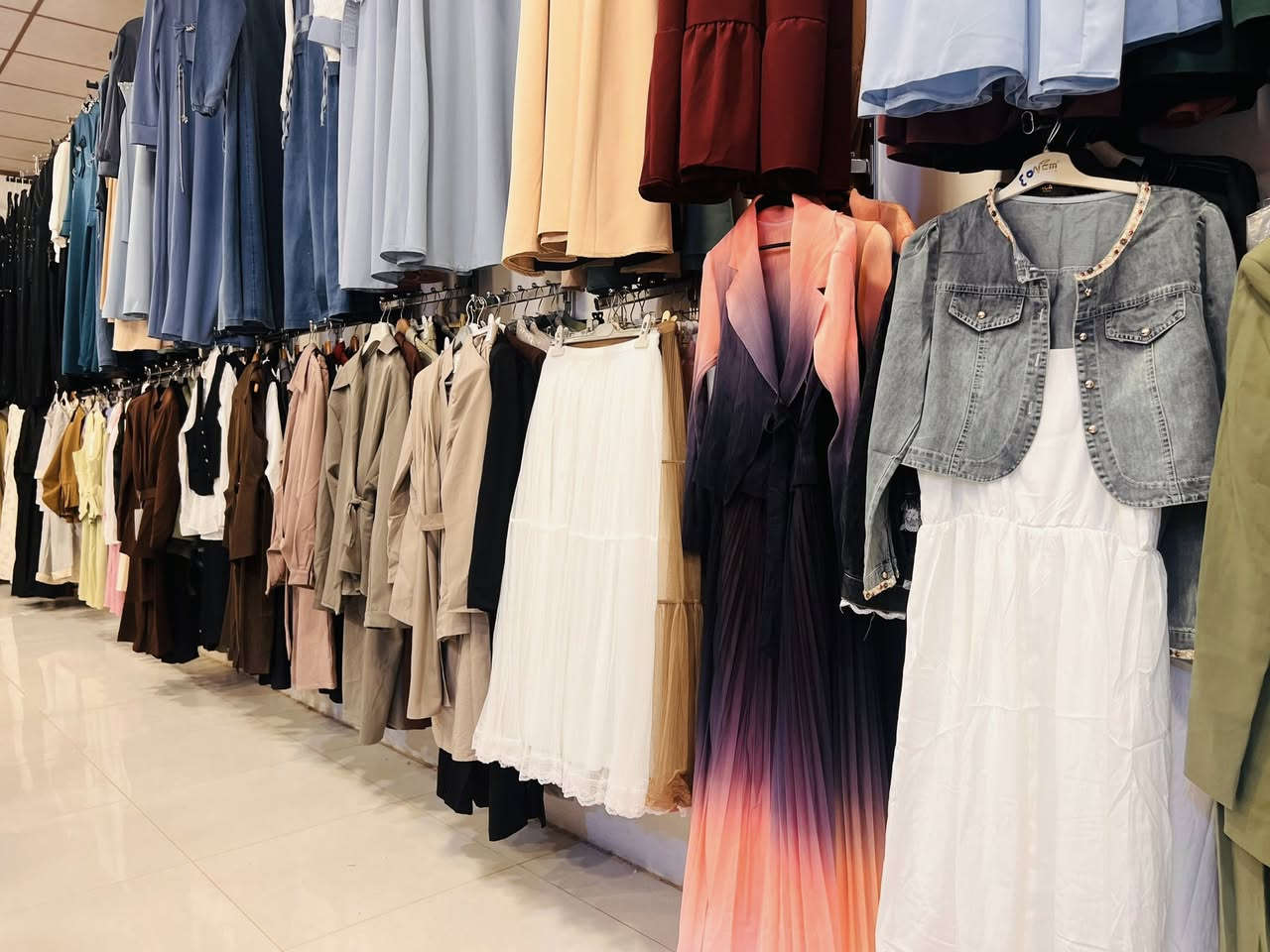 مسابقة راح افوز اكثر من 20 شخص من التعاليق 
علق وشارك المنشور وربح معه عمر ارويش 
ازياء عمر ارويش القسم النسائي


**إذا كنت صاحب هذا الإعلان وتريد حذفه لأي سبب، رجاءا أرسل رسالة إلى الدعم الفني**